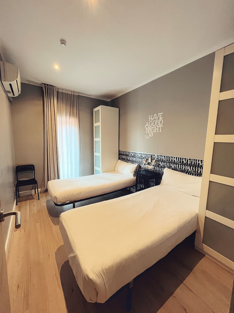 Fira Centric Apartments 20/72