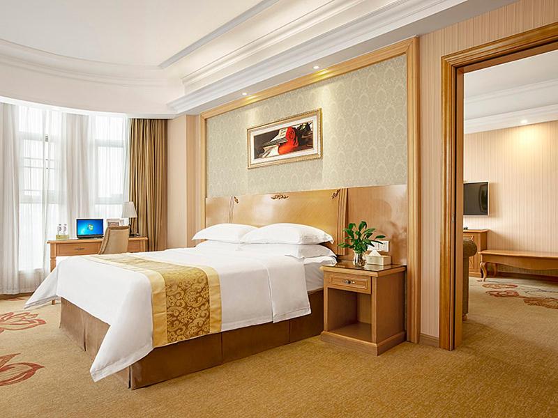 Vienna Hotel (Shenzhen Guanlan Guanhuyuan) 31/46