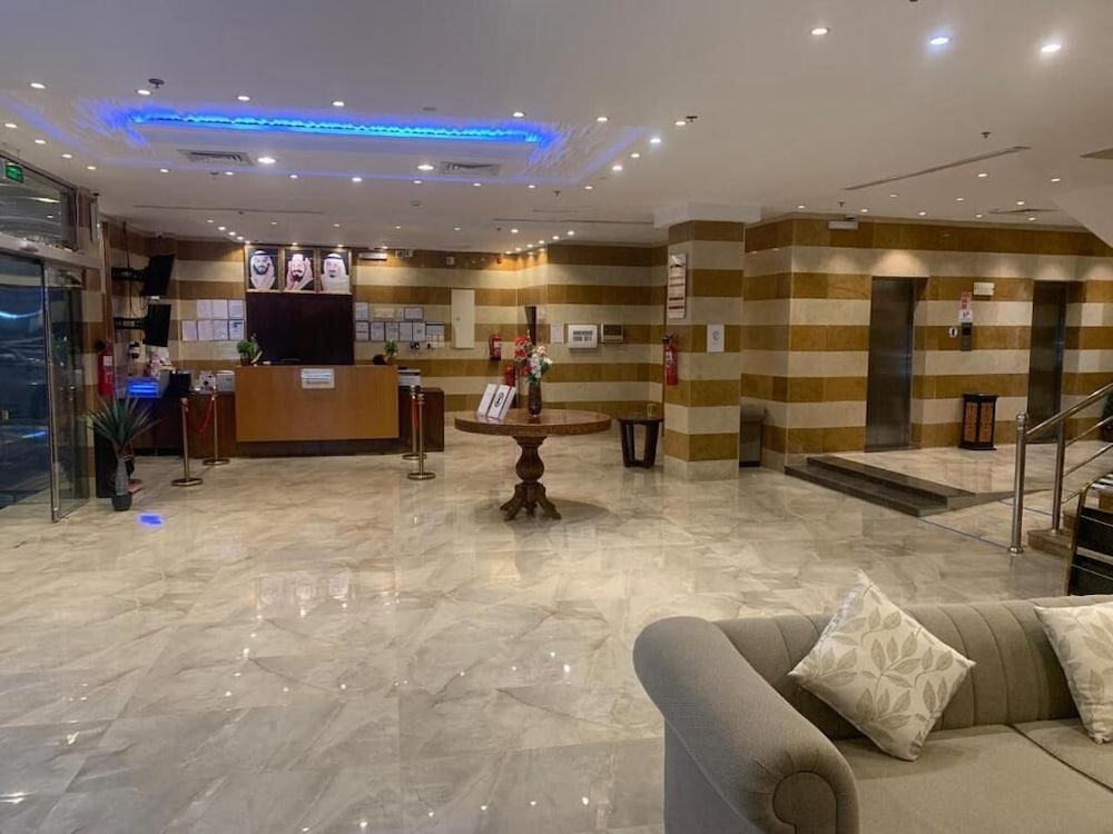 Taj Nakhba Hotel 8/24