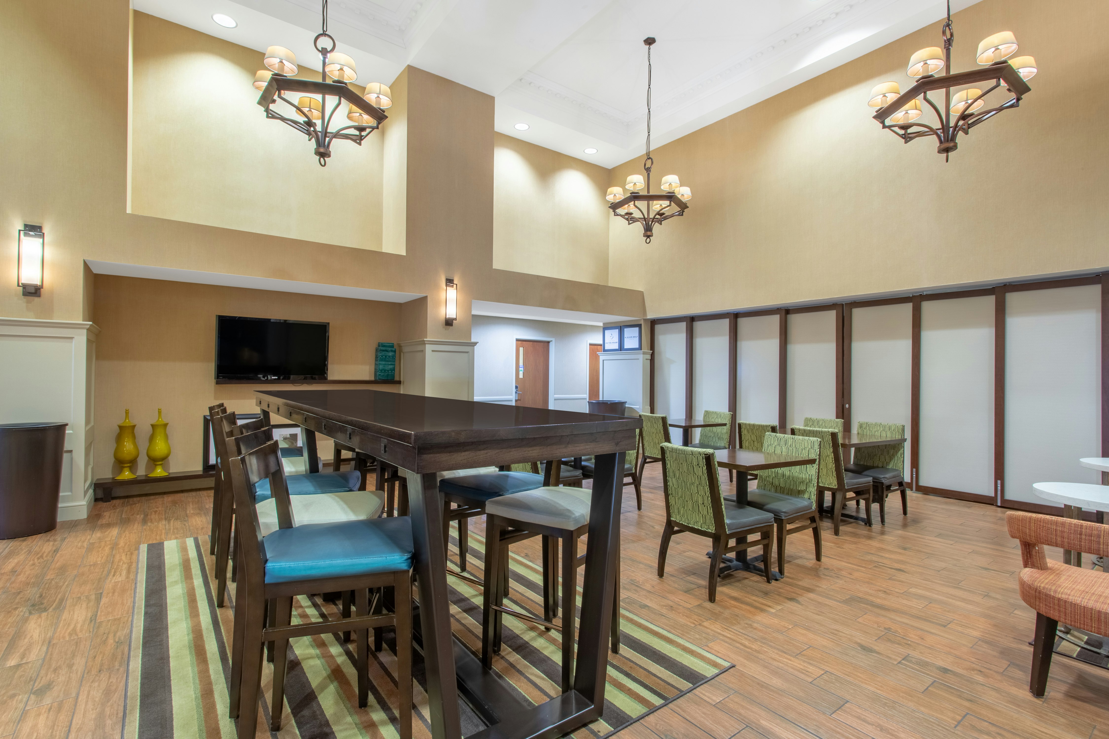 Hampton Inn & Suites Albany-Airport 24/36