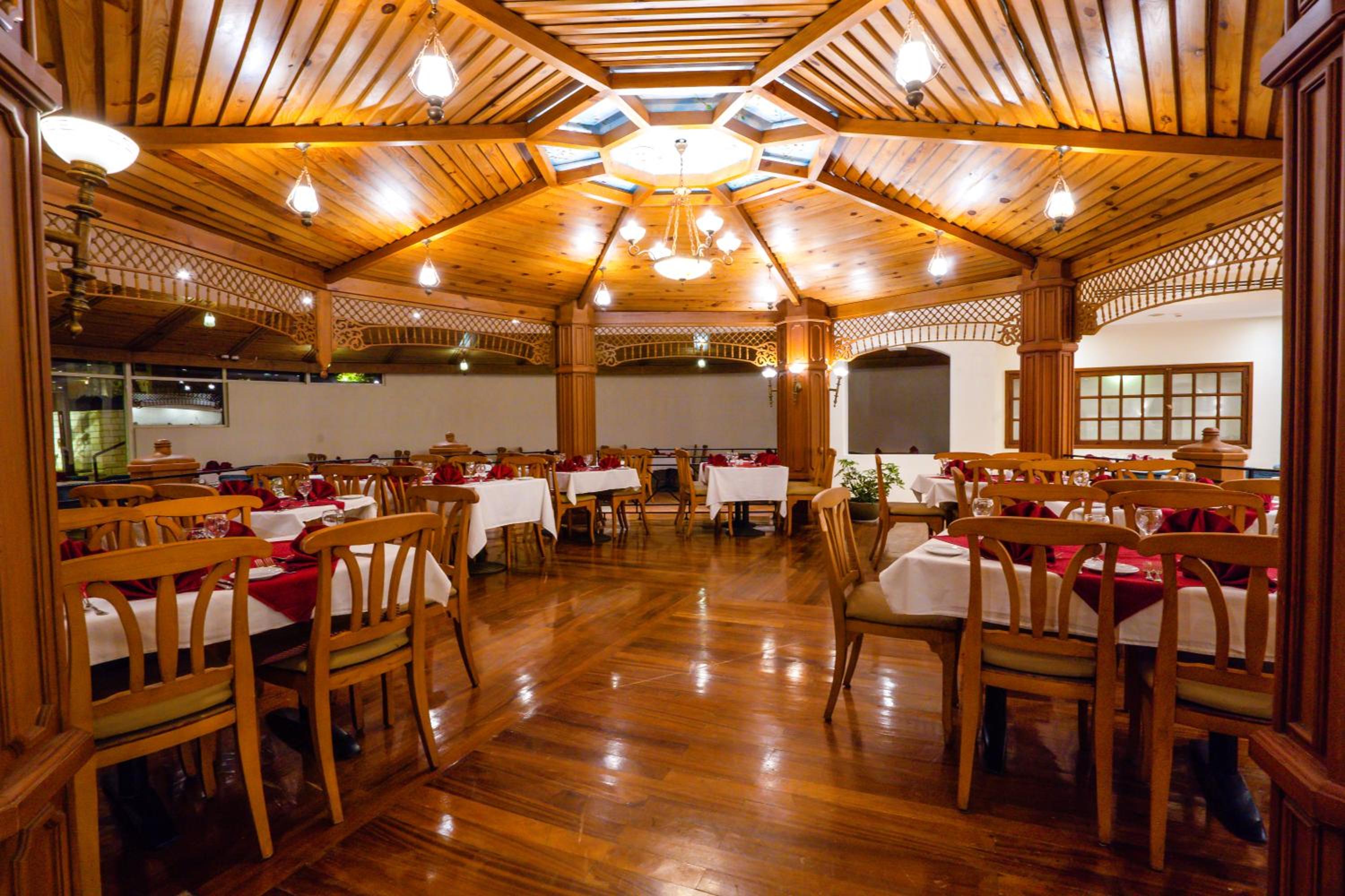 restaurant cafeteria