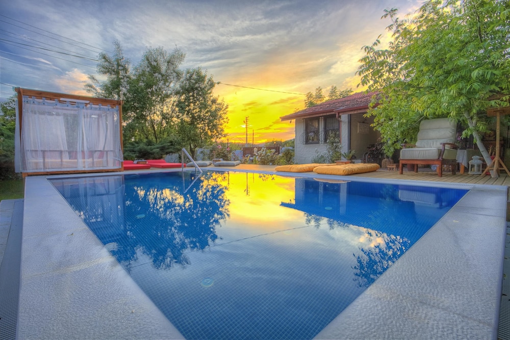 Ephesus Lodge photo4