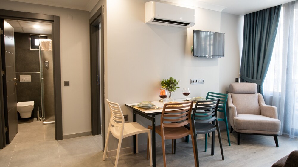 Opera Suites 30/50