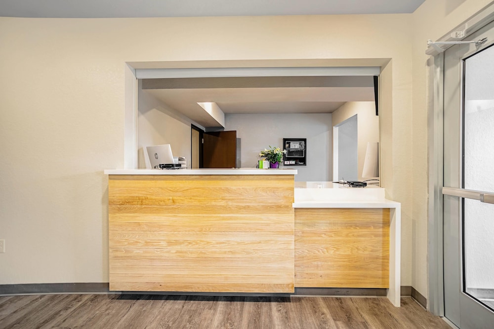 Woodspring Suites Naples 13/53