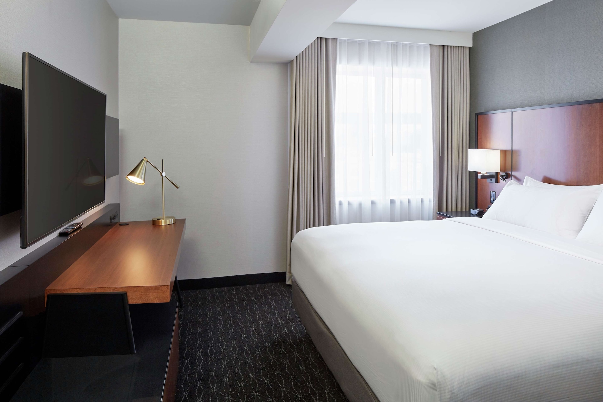 Room at Doubletree by Hilton Montreal Airport, DORVAL - QUEBEC