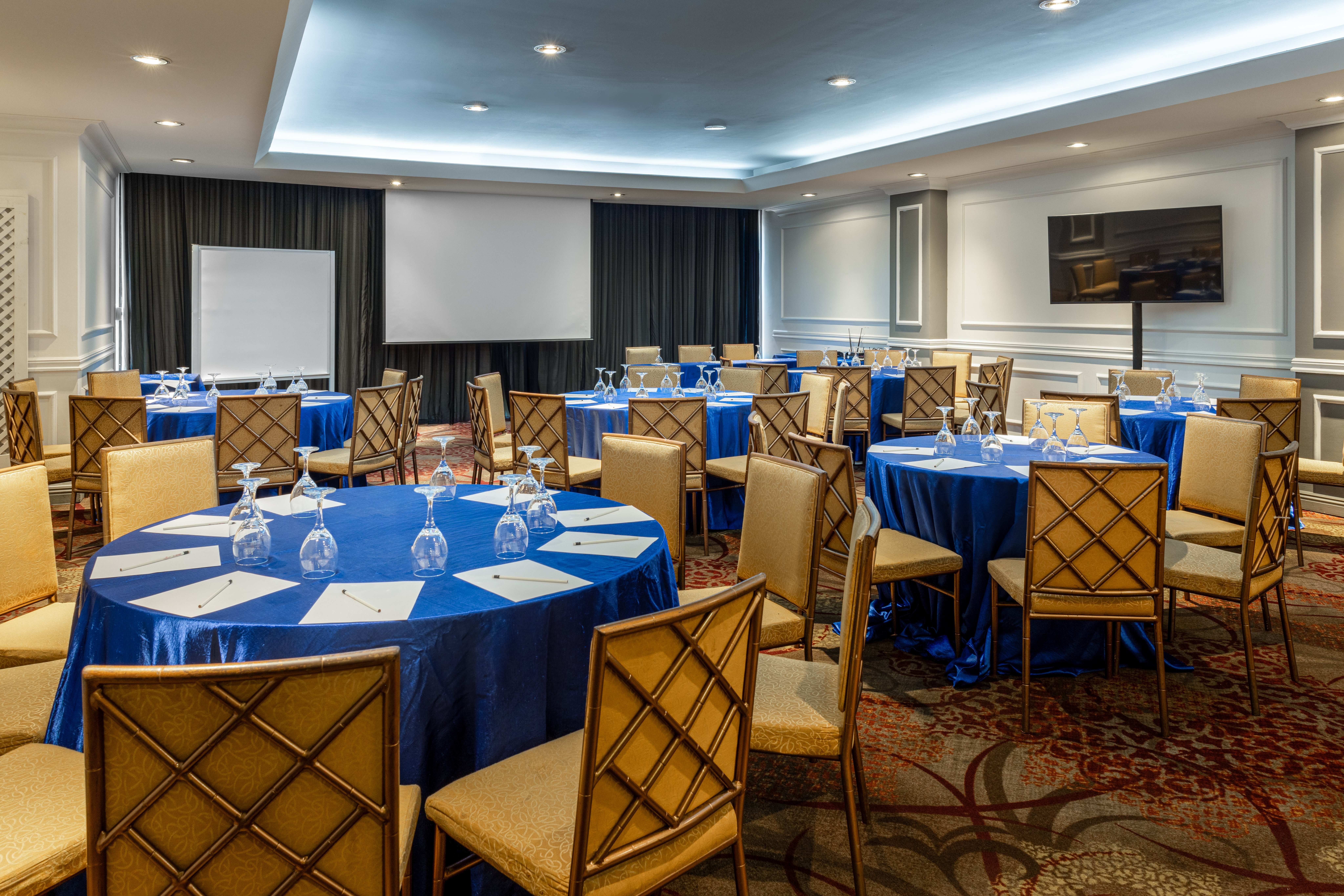 Crowne Plaza Panama 72/80