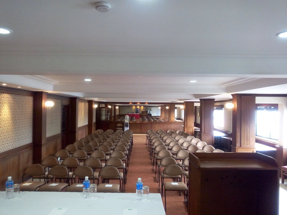 ISSACS RESIDENCY 32/32