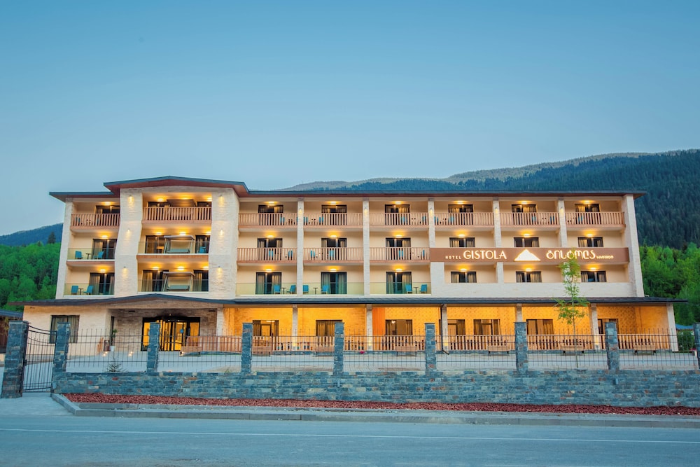 Gistola Hotel Mestia 2/19