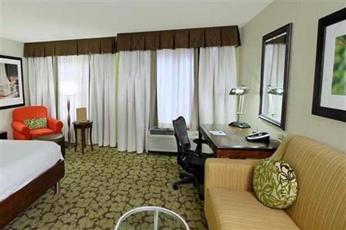 غرفة ديلوكس بسرير مزدوج، Hilton Garden Inn Calabasas 2/2