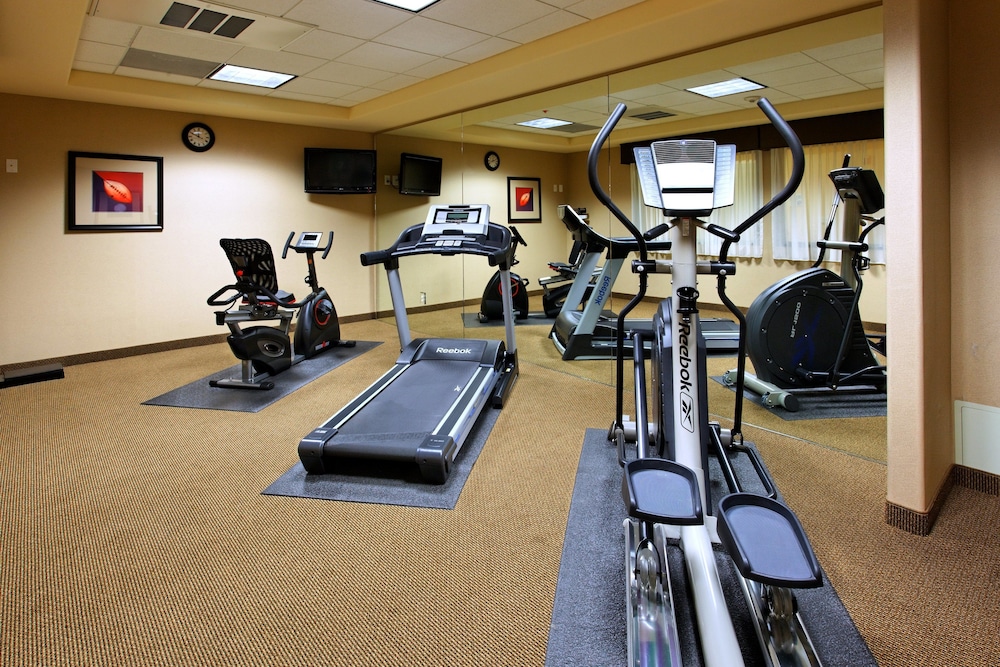 Holiday Inn Express Hotel and Suites Fresno Northwest-Herndon 24/42