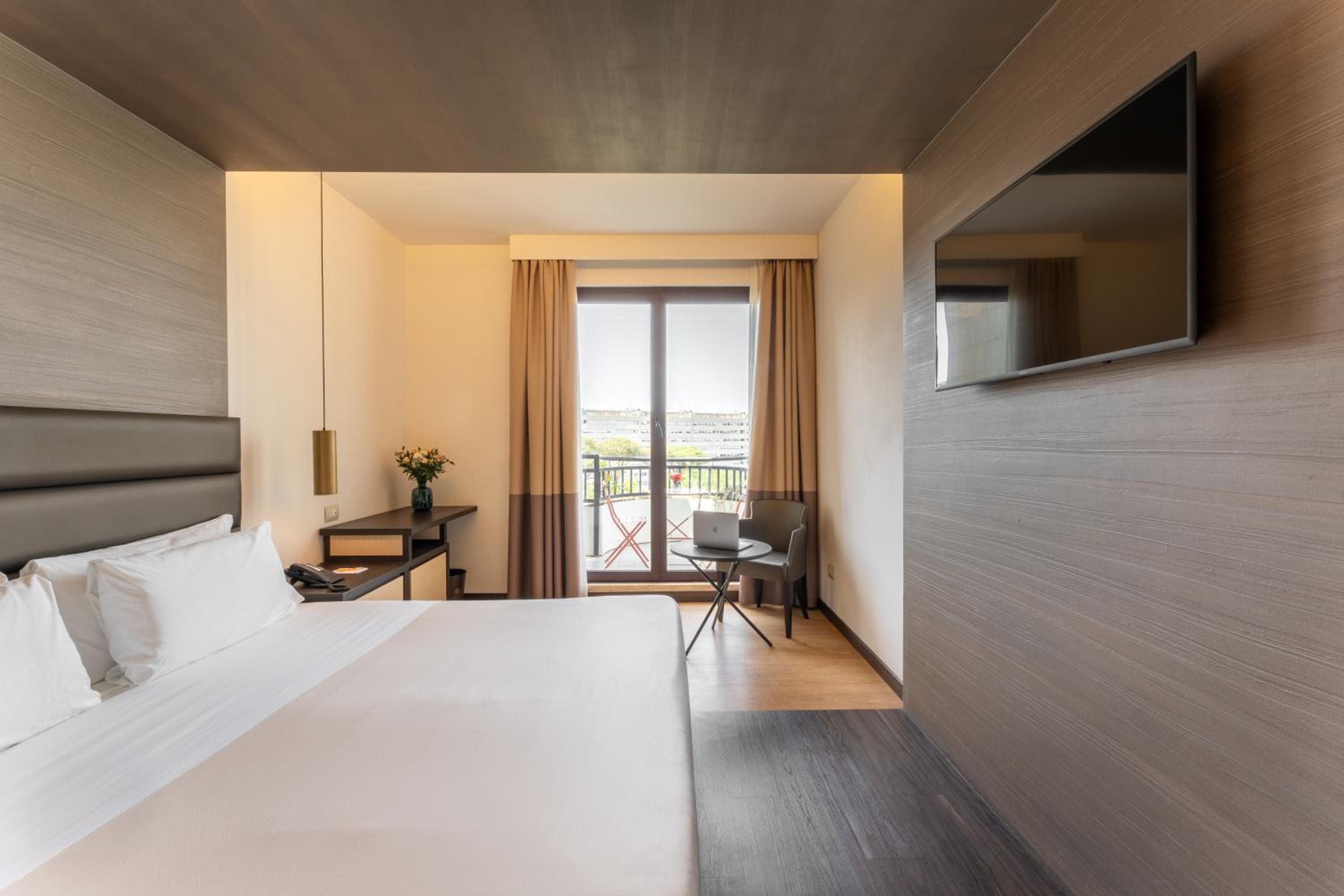 غرفة كلاسيكية بسرير كوين، Warmthotel 7/10