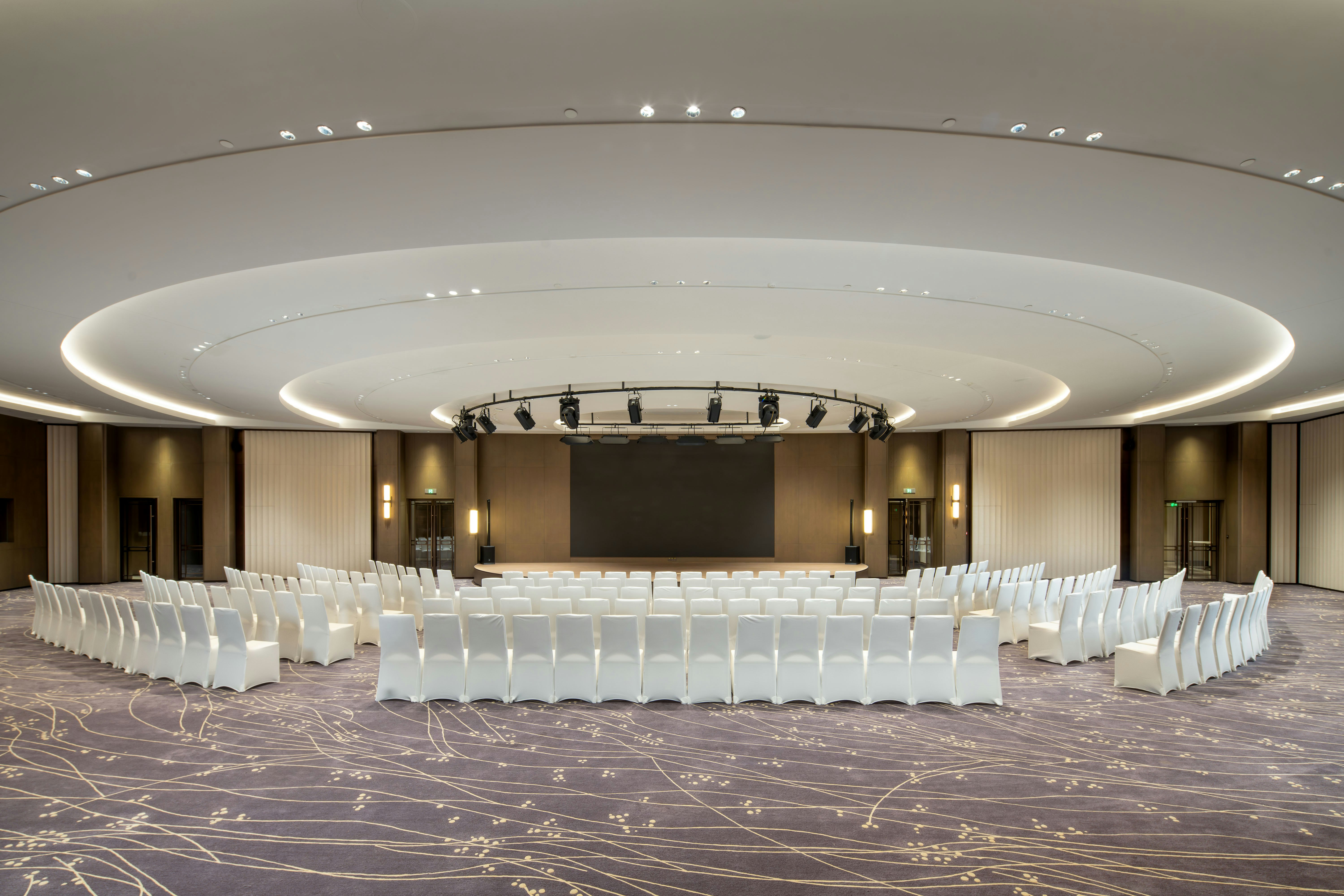 Yuexiu Hotel Guangzhou, Curio Collection by Hilton 5/30