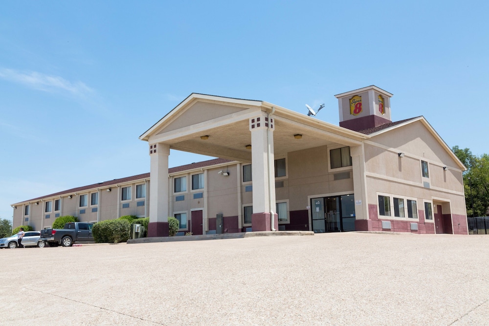 Super 8 by Wyndham Waxahachie TX 2/41