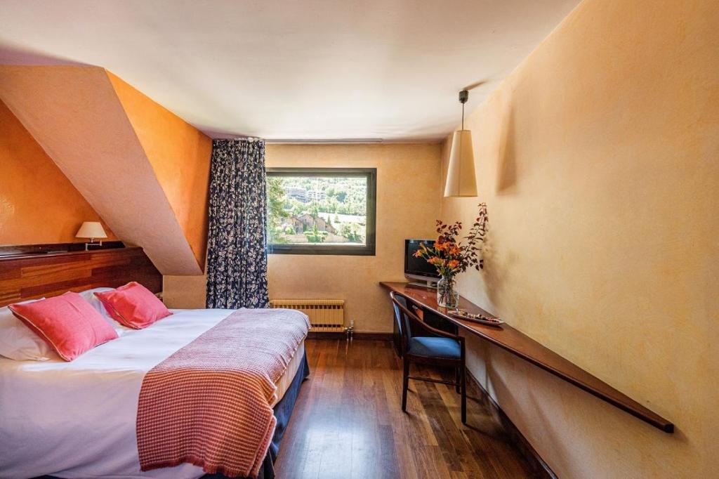 Room, Triple