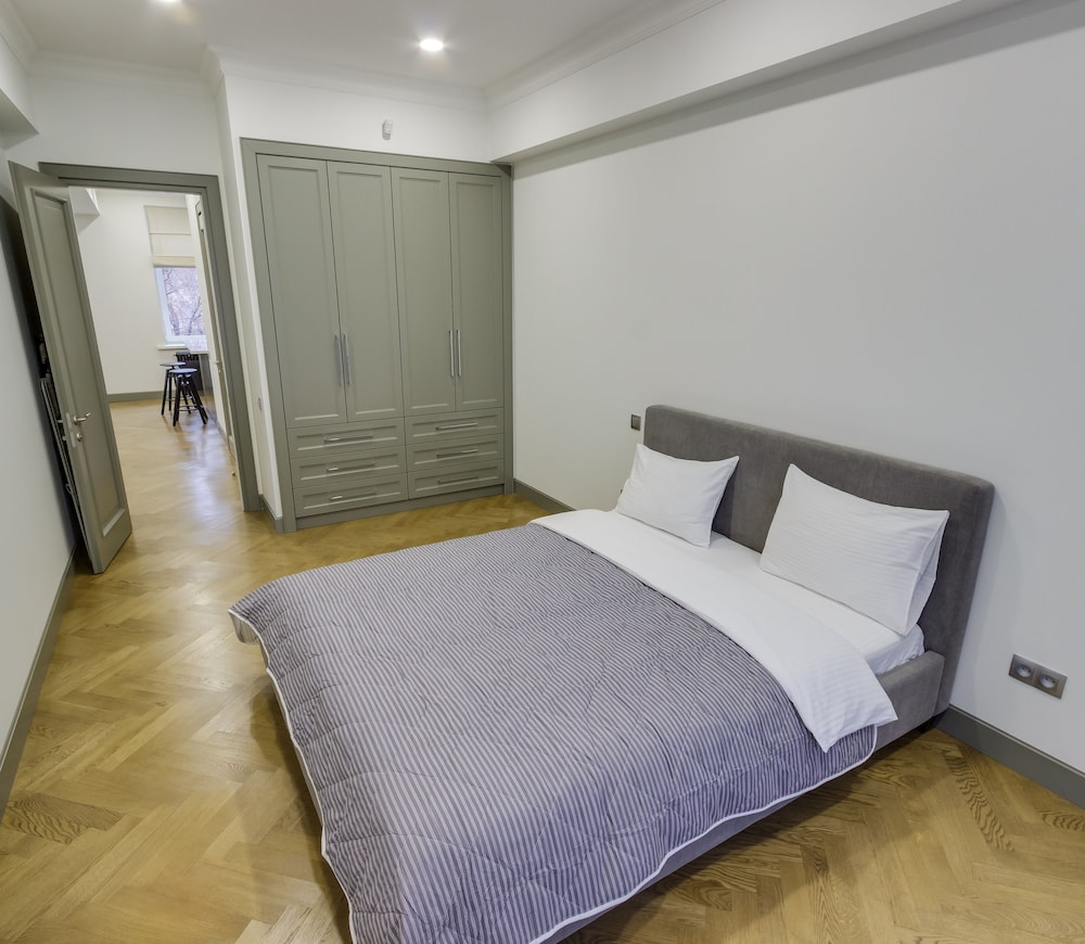 SUPERIOR, APARTMENT
