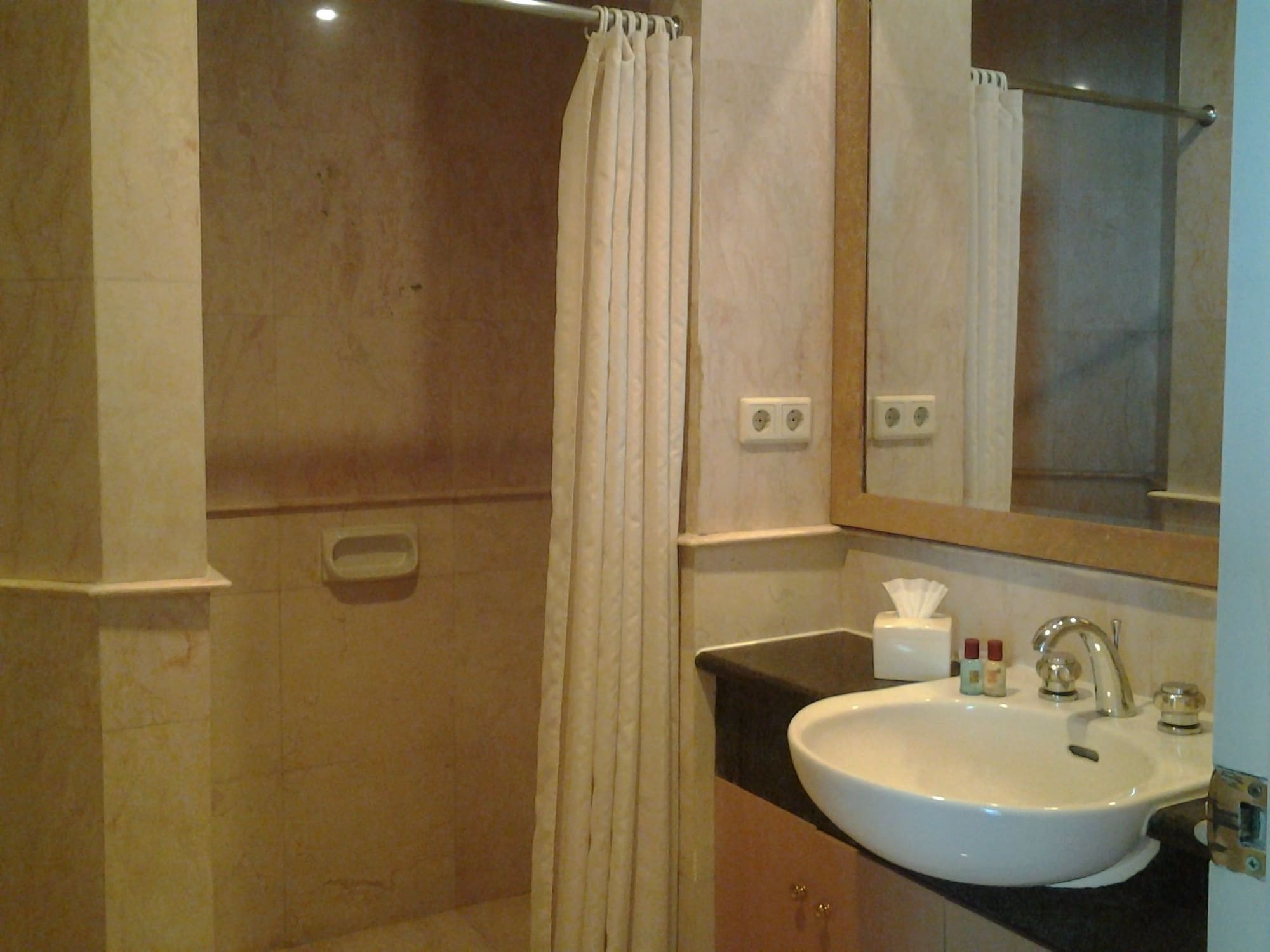 4 BEDROOMS, PENTHOUSE