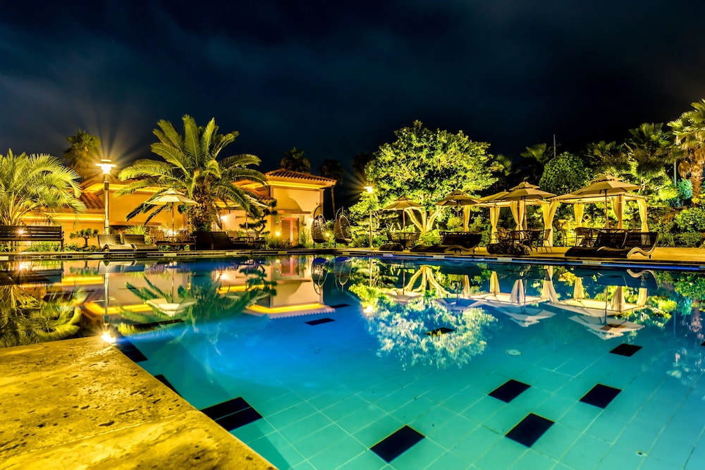 Palm Valley Resort 40/50