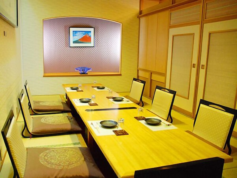 ALBERT HOTEL AKITA 31/32