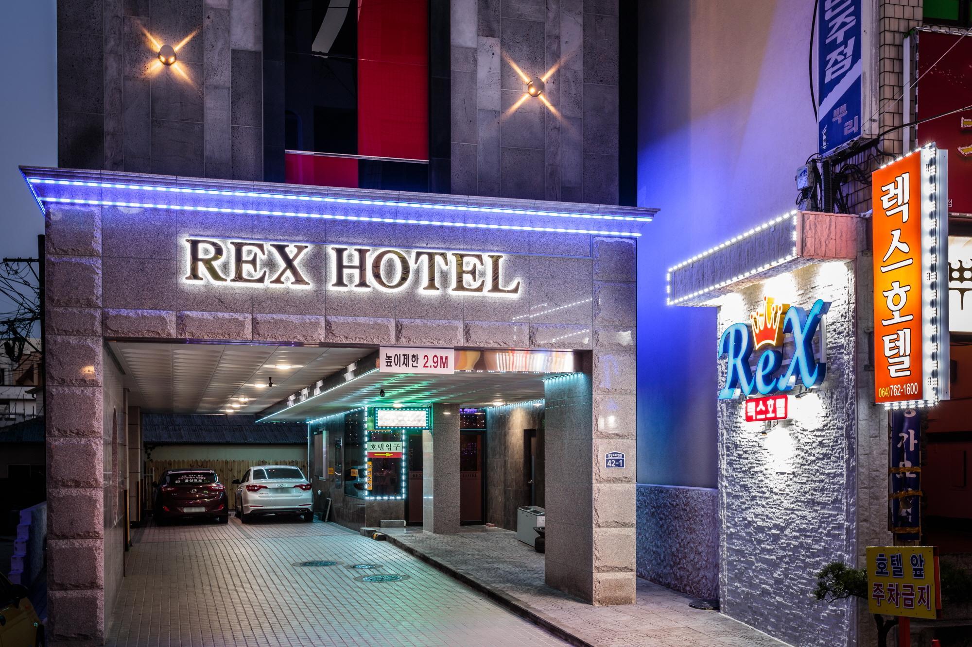 Rex Hotel 8/37