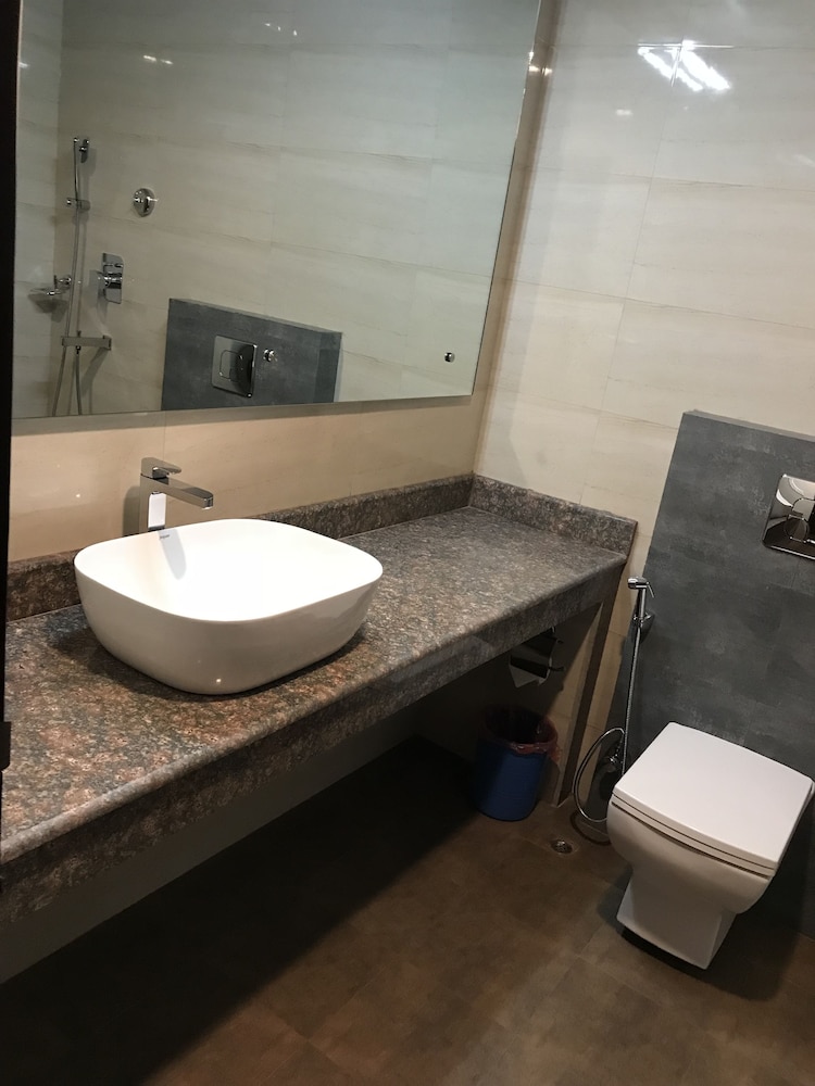 Kaveri Inn 30/31