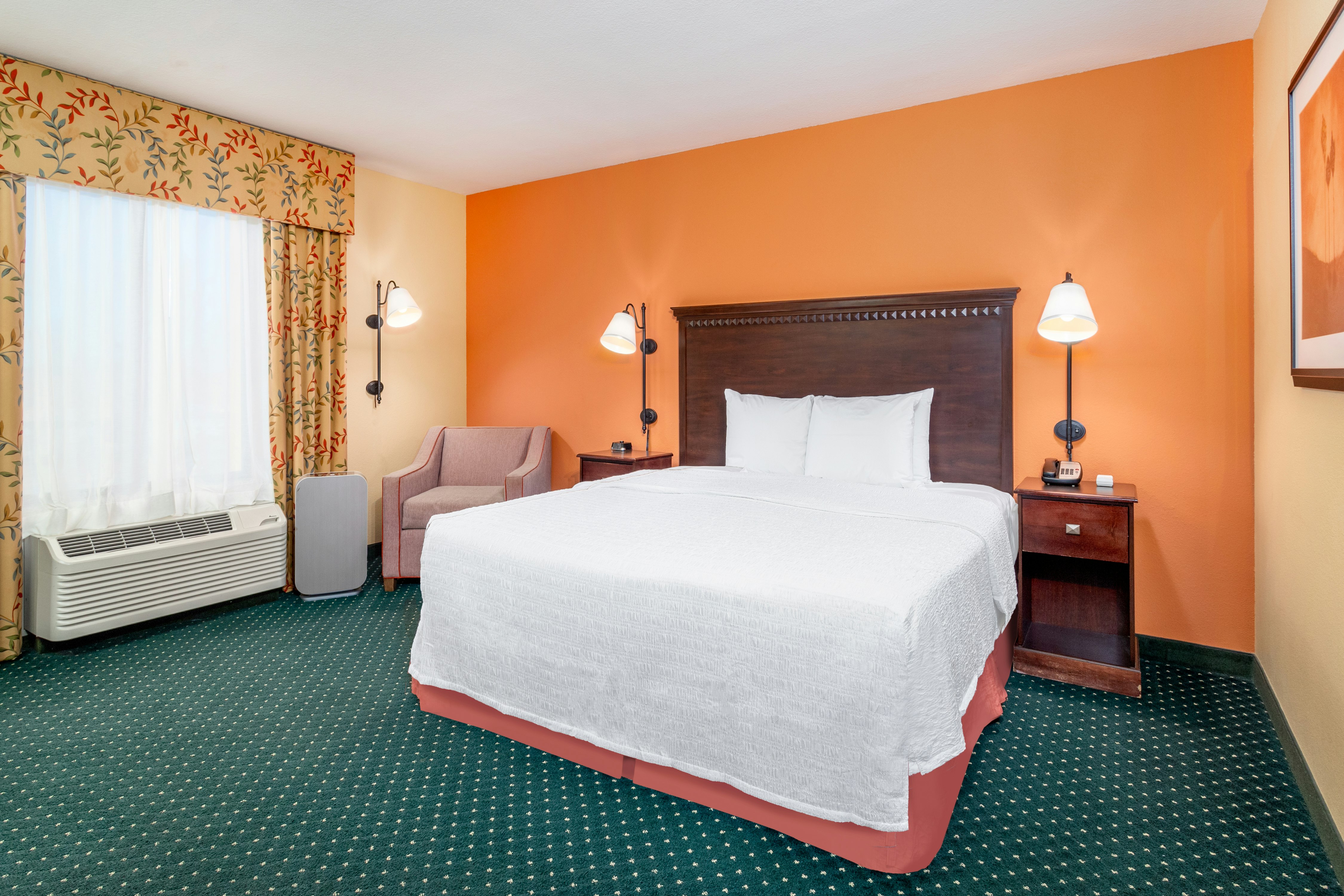 Pure, 2 Queen Beds, Accessible