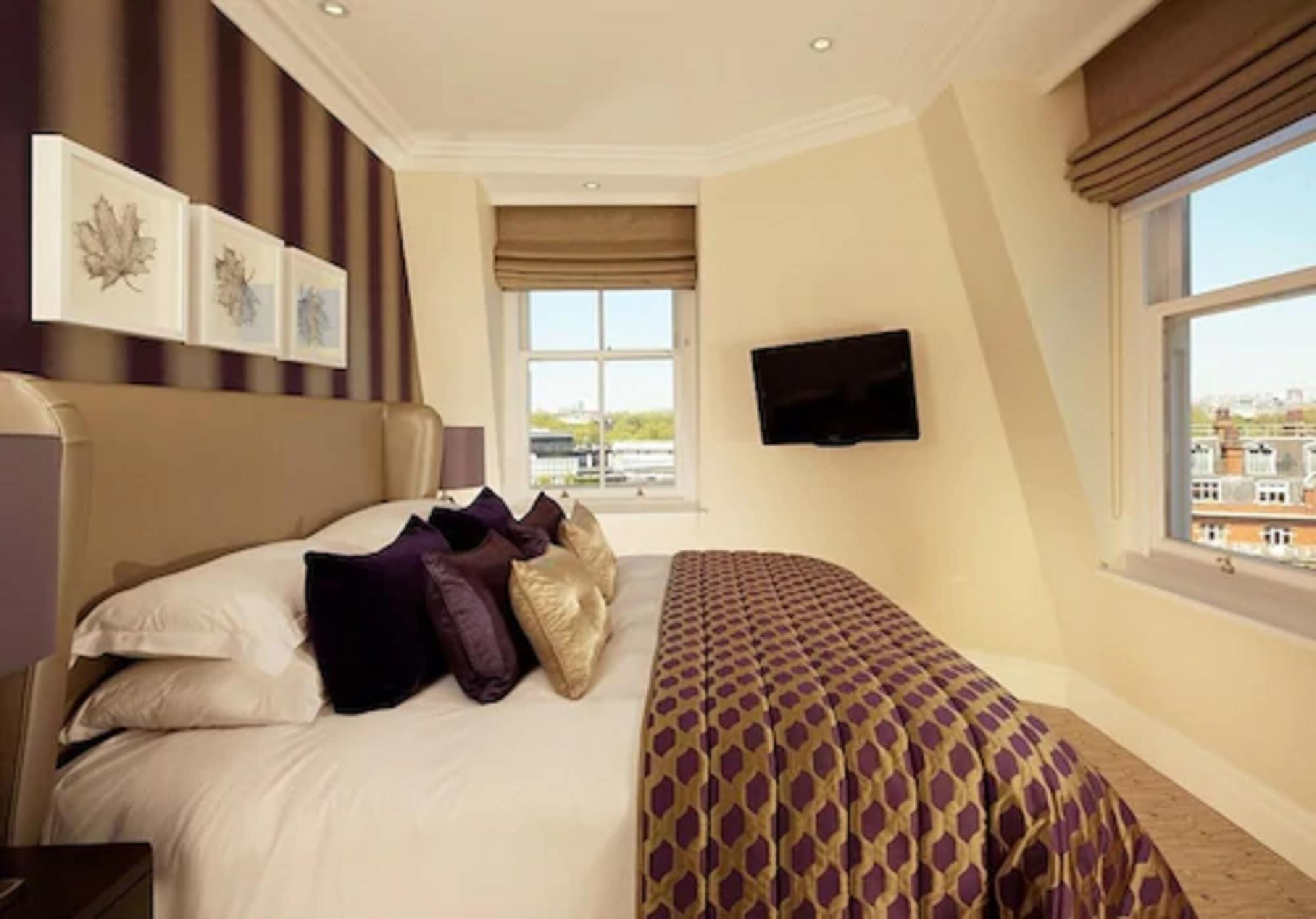 1 BEDROOM, MINSTERS, SUITE