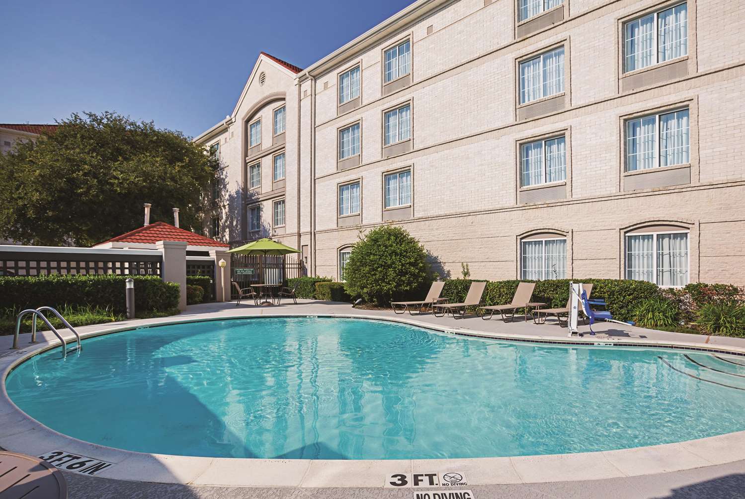 La Quinta Inn Suites By Wyndham Dallas Plano West 7/45
