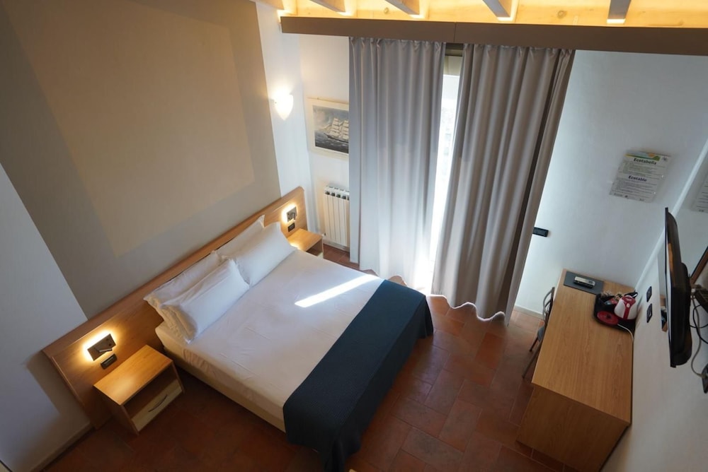 SUPERIOR, QUEEN BED, SEA VIEW