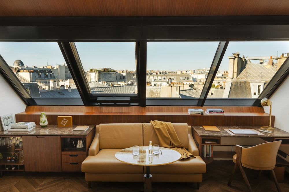 Hotel Madame Reve 36/50