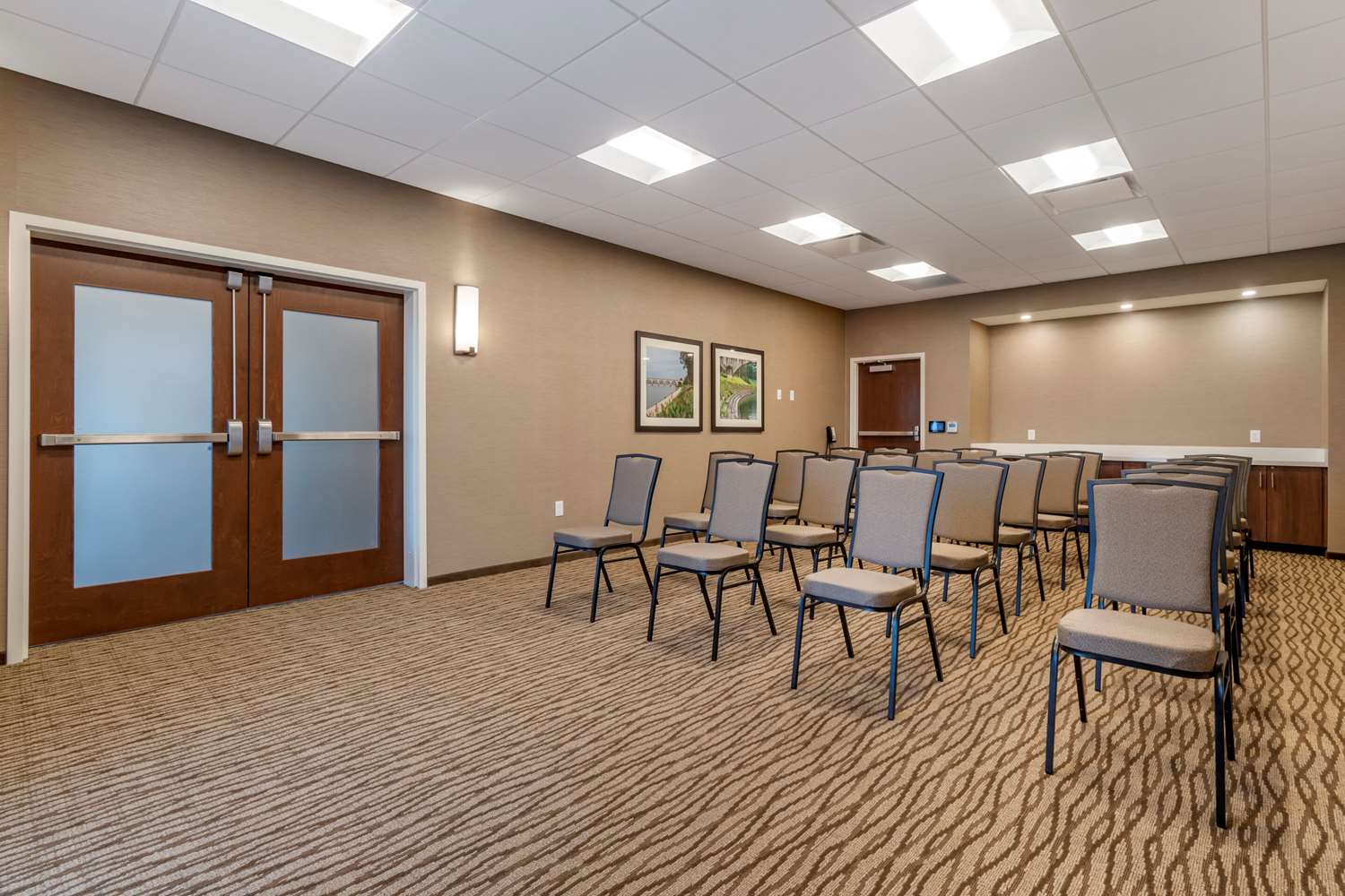 Comfort Suites Camp Hill Harrisburg West 28/29