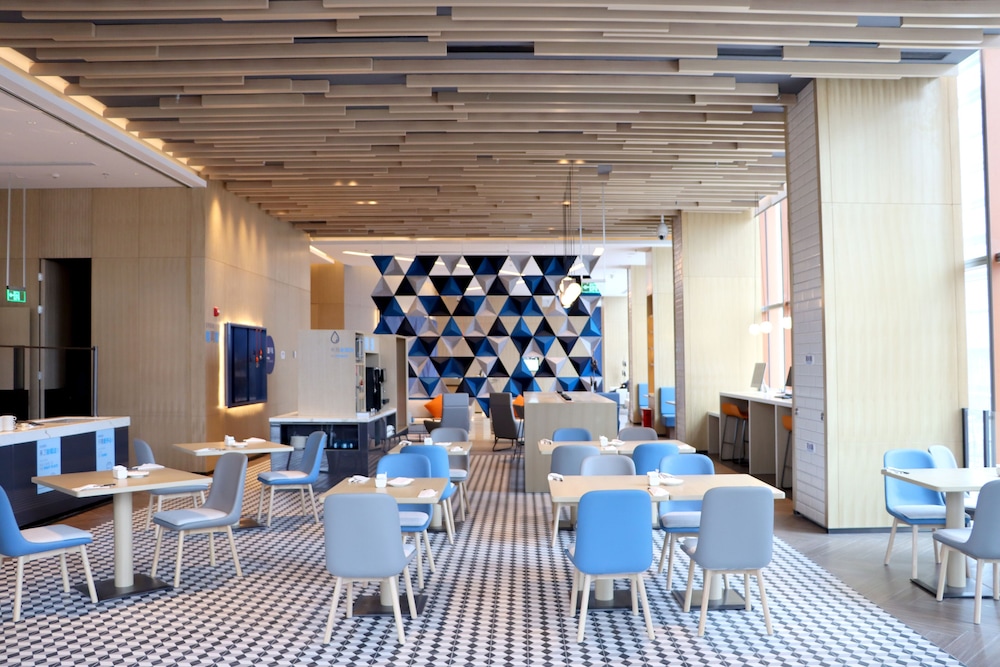 Holiday Inn Express Qingdao Jinshui 43/49