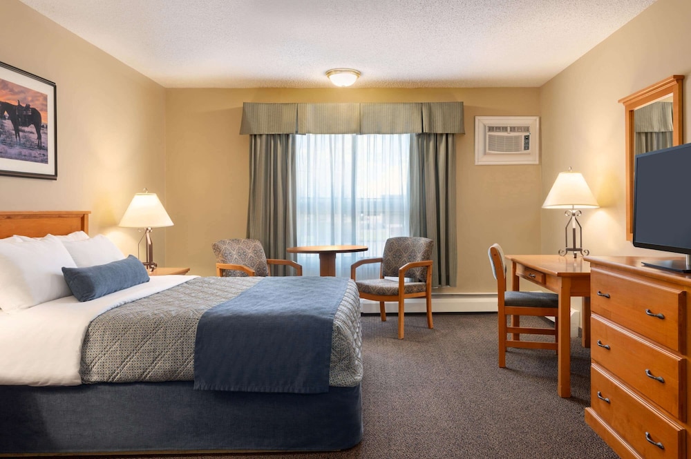 Travelodge by Wyndham Edson 2409079 Alberta Ltd. 8/53