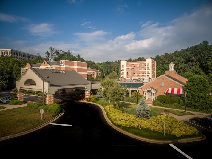 DoubleTree by Hilton Hotel Asheville Biltmore 64/68