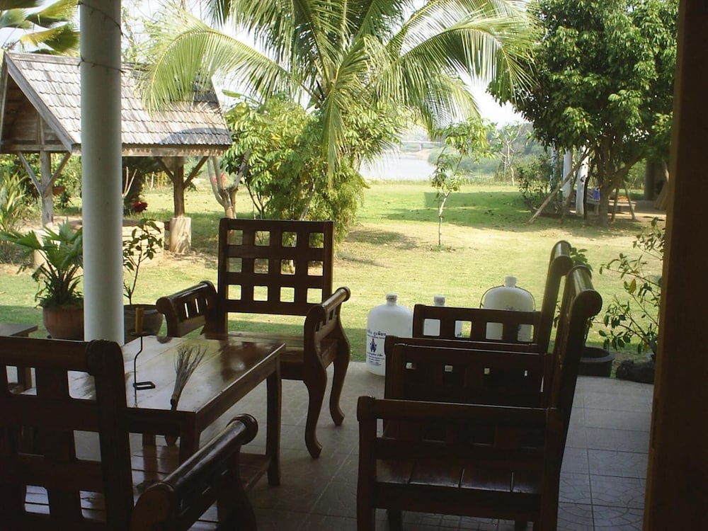 Ban Rim Nam Riverside Resort 27/32