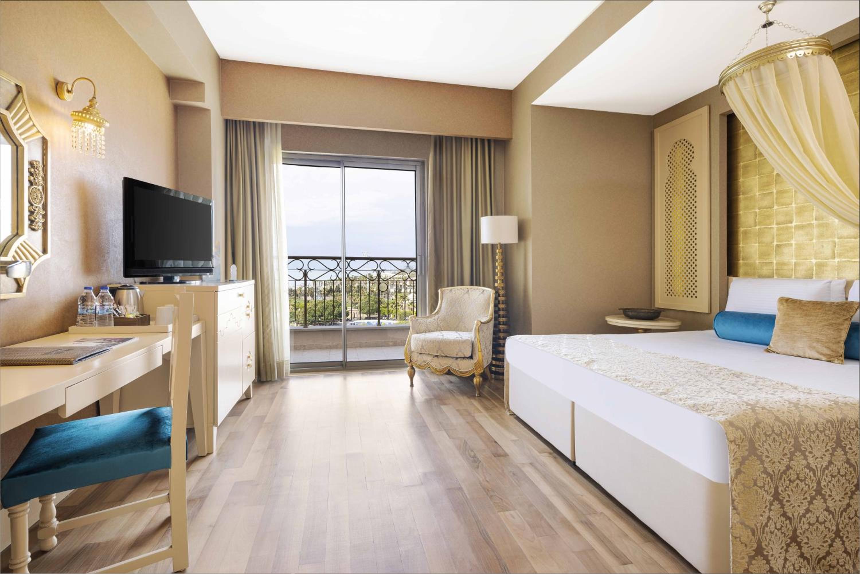 Classic, Suite, Double Bed