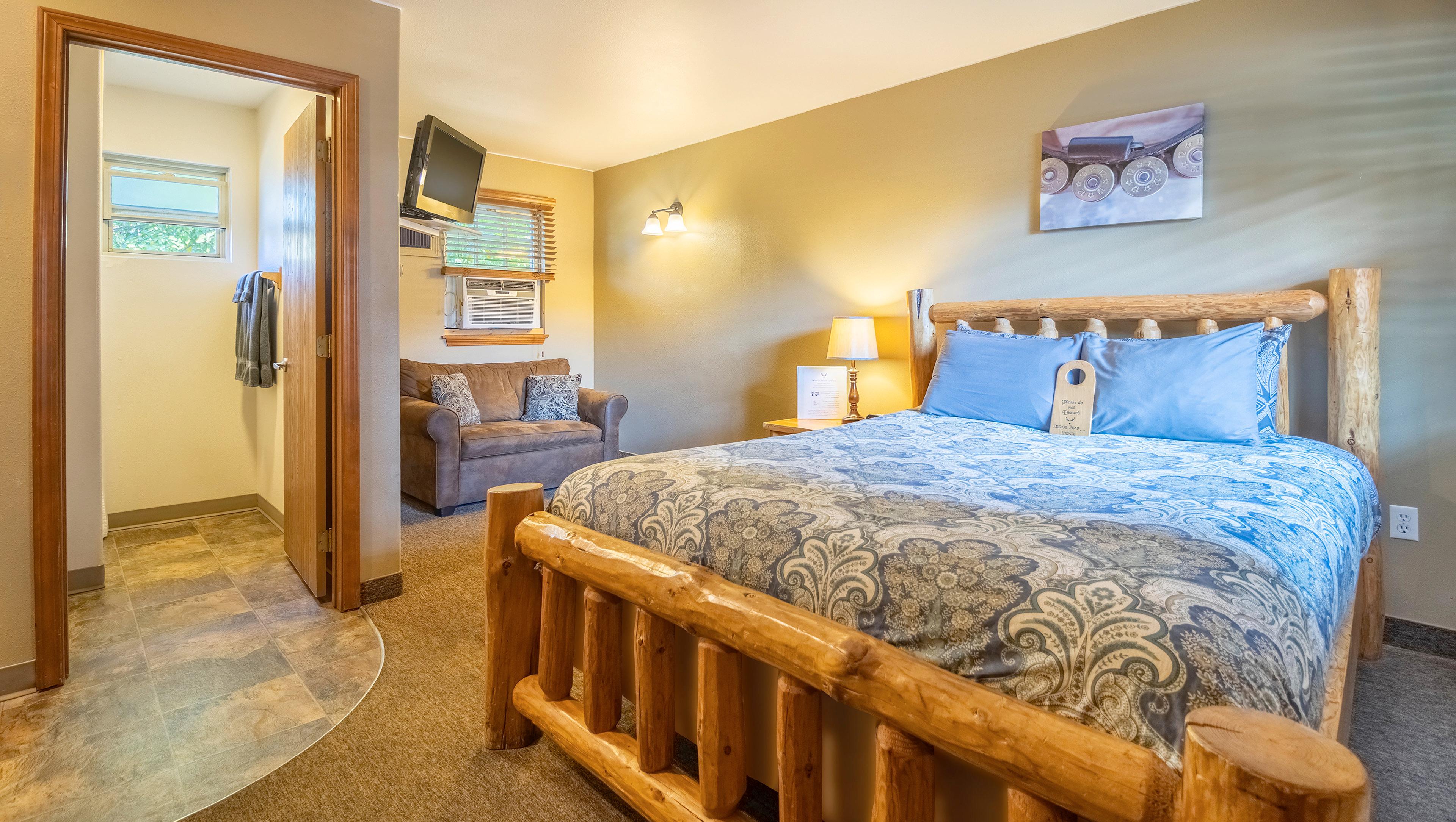 Lodge, Queen Bed, Sofa