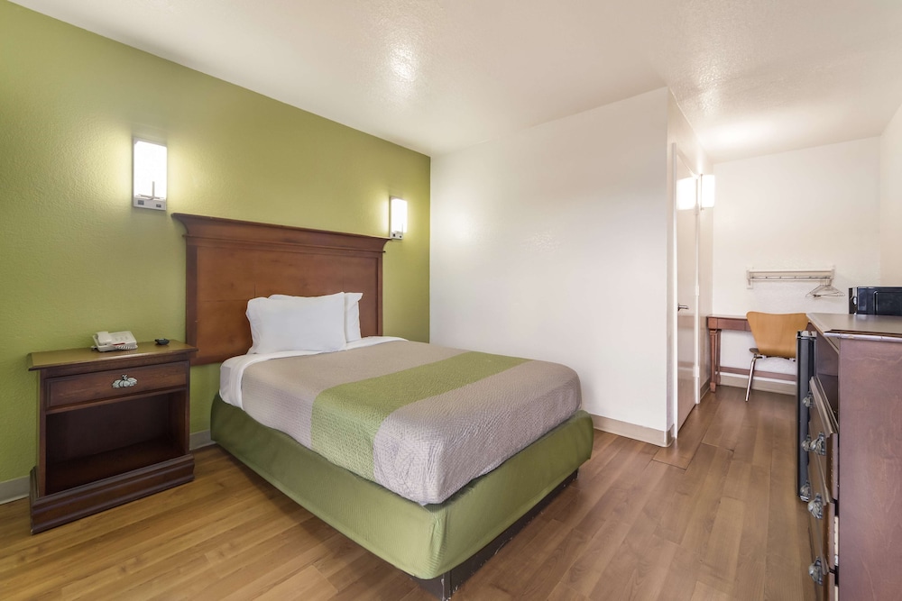 Motel6 Meridian, MS 28/60