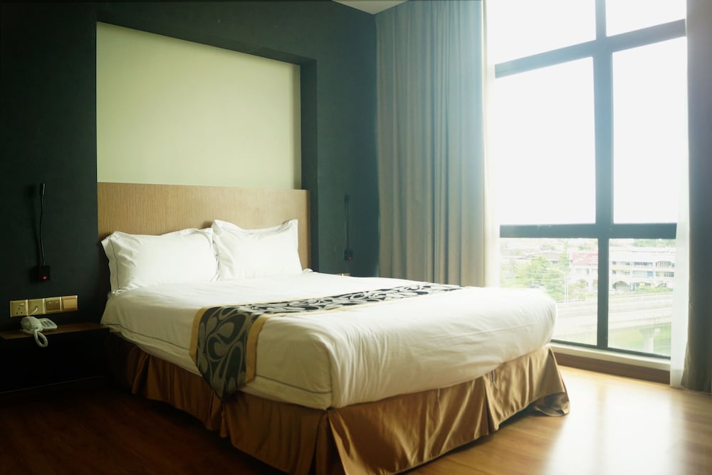 Roxy Hotel Apartment 10/58