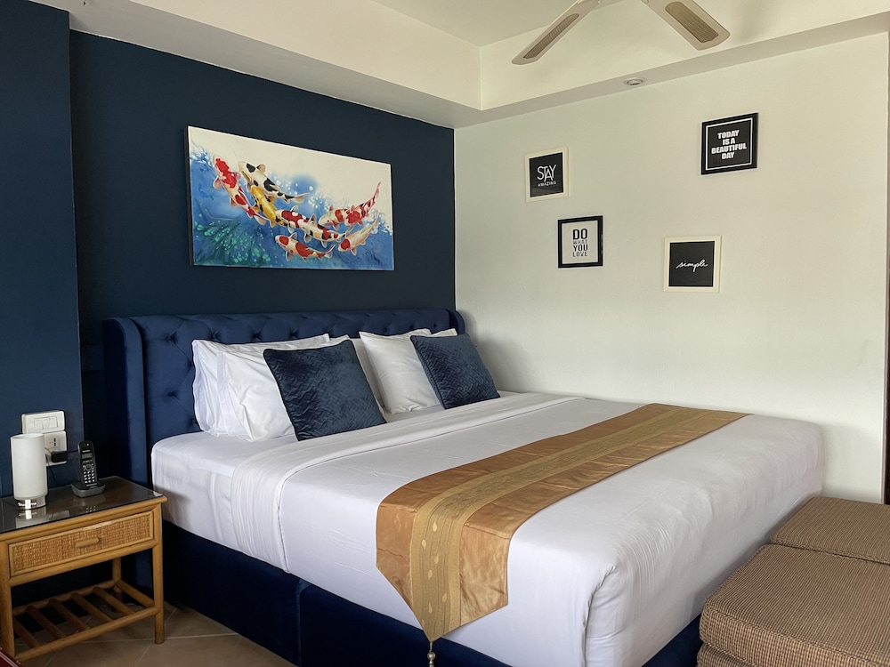 PENTHOUSE, KING BED