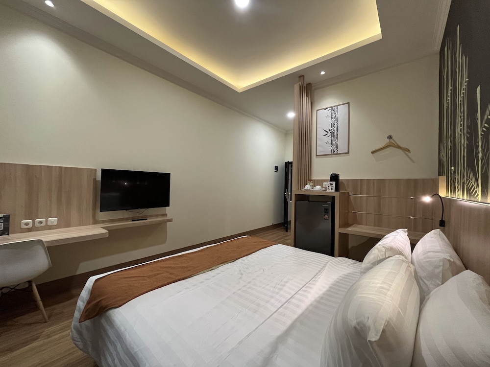 Premier, King Bed, D'Bamboo Suites 2/10