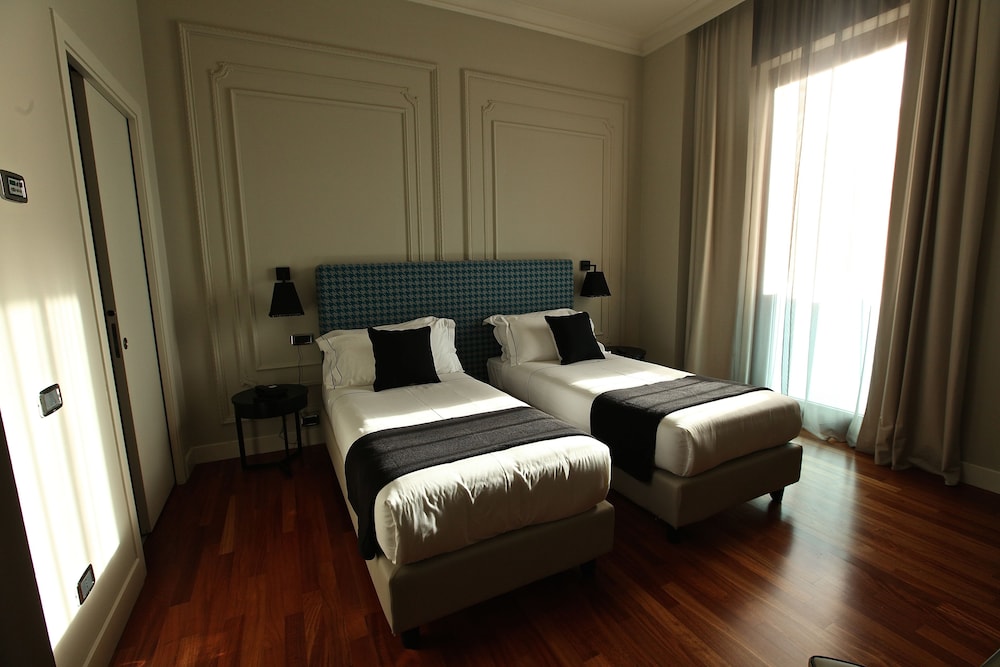 SeePort Hotel 25/81