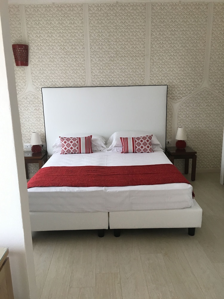 Hotel Cala Rosa 3/50