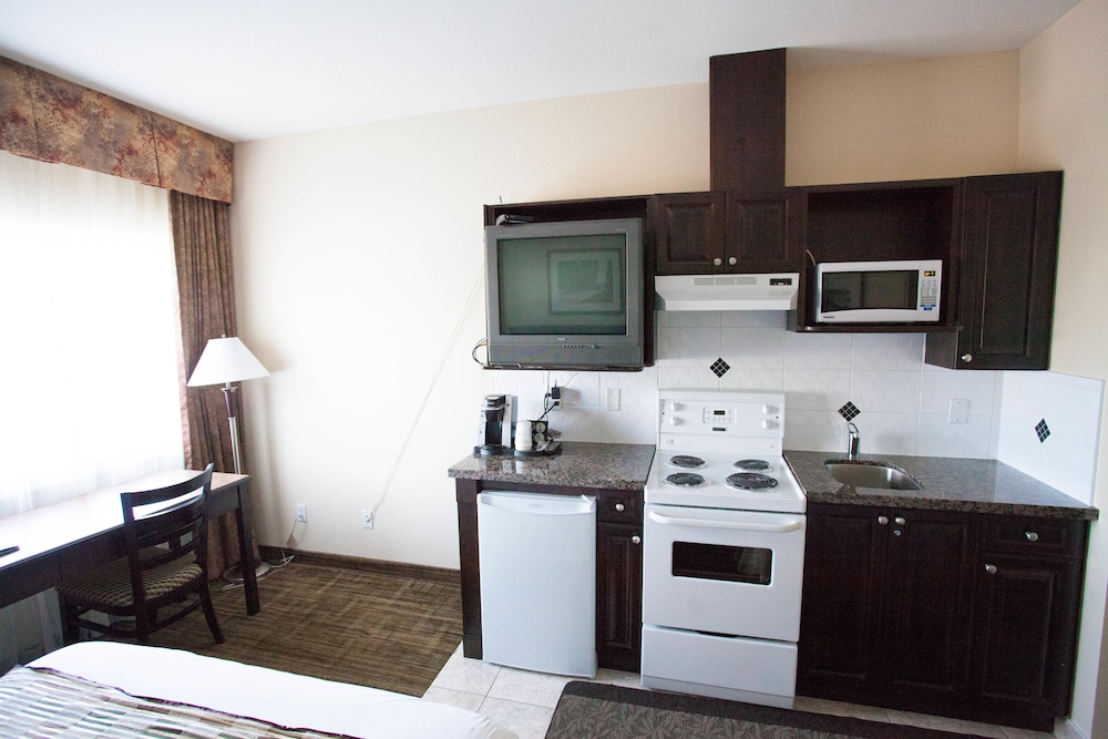 Days Inn By Wyndham Surrey 33/36