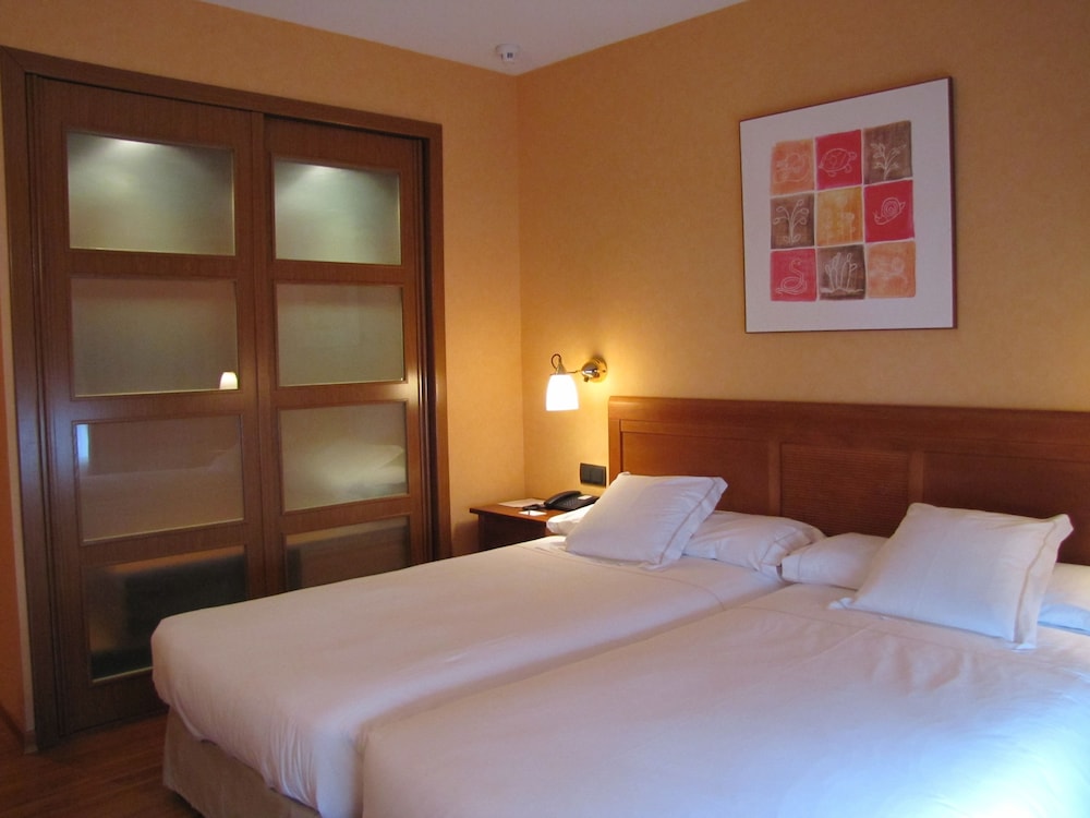 ROOM, DOUBLE BED, WITH EXTRA BED