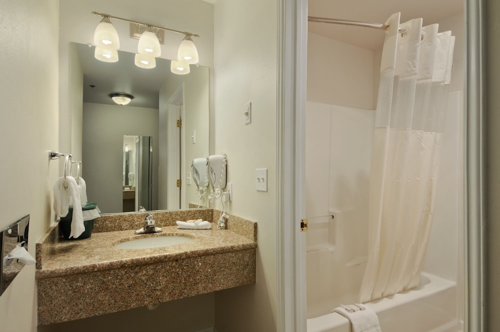Baymont By Wyndham Bellingham 7/16