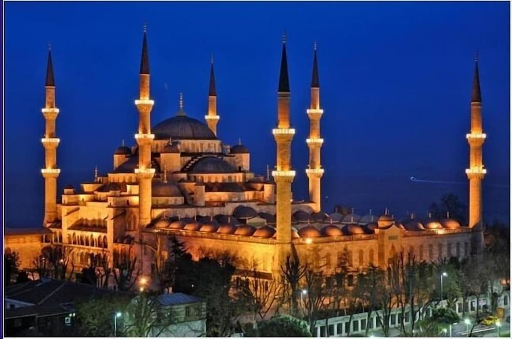 Mehmet Bey Hotel 60/70