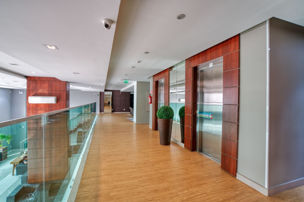 Viale Tower Hotel 15/53