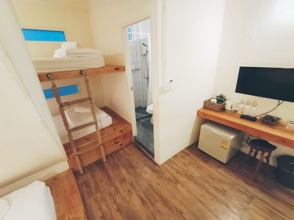 Sattahiptale Boutique Guest House & Hostel 30/50