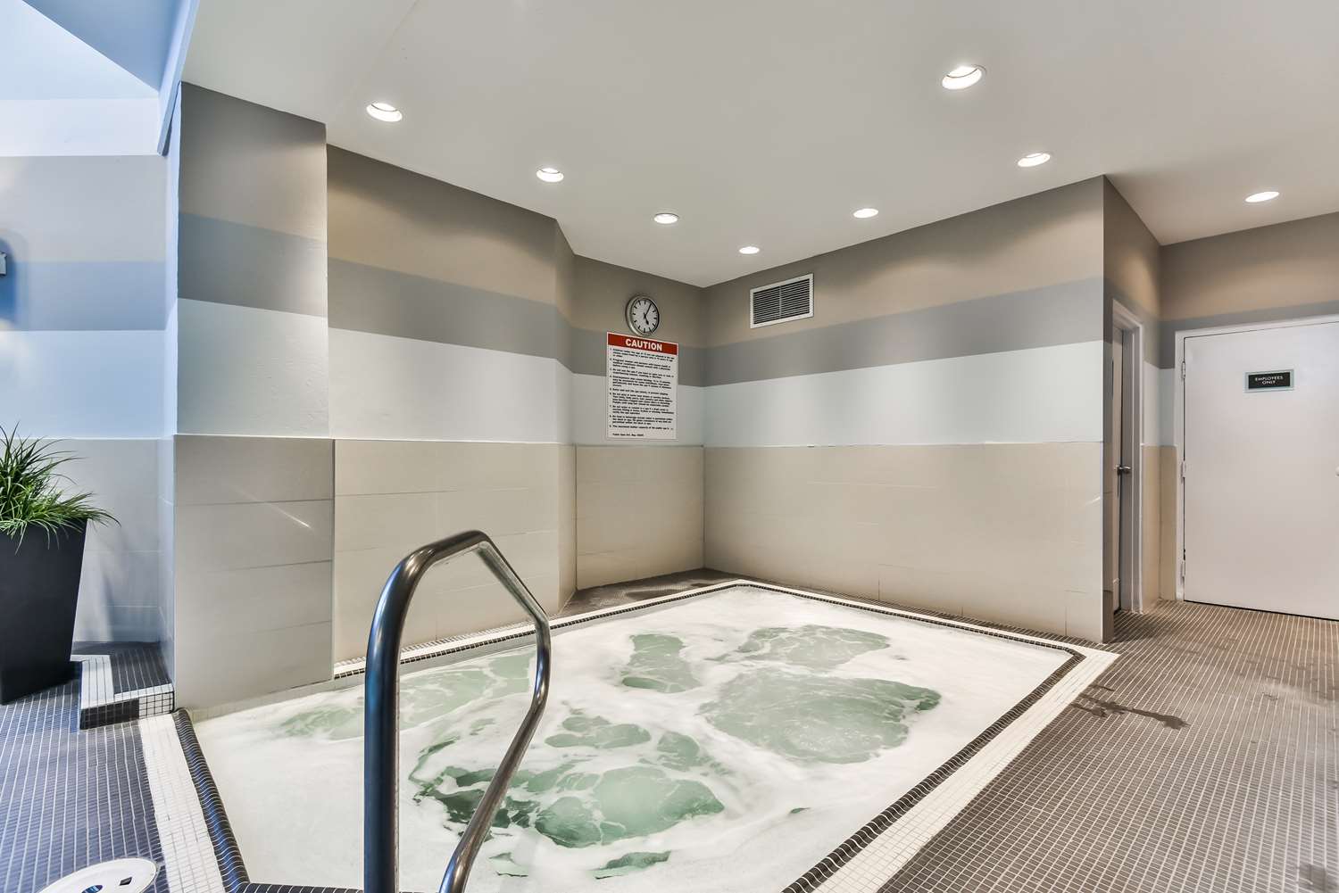 Best Western Plus Cambridge Hotel 4/10