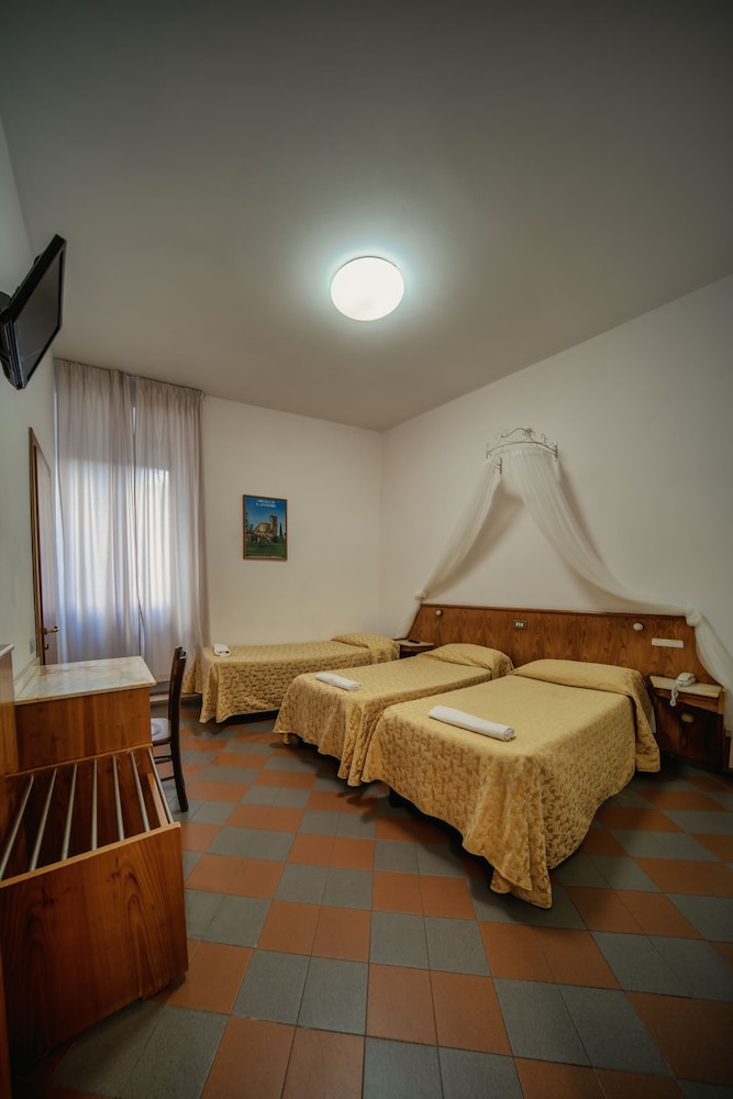 Piccolo Hotel Etruria 25/69